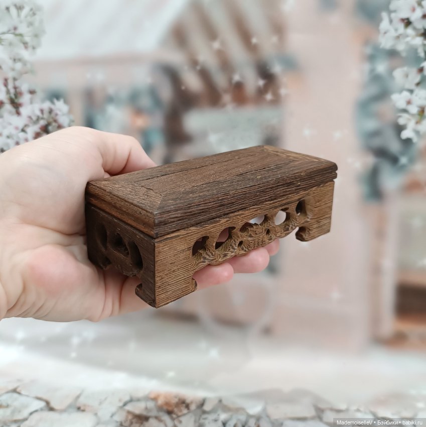 Низкий столик в восточном стиле