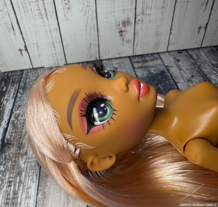 Кукла Rainbow High Сабрина (фото 6)