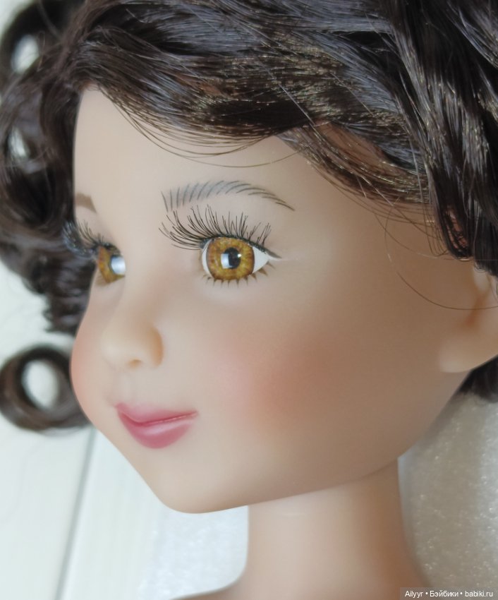 Кайла Ruby Red + набор одежды и обуви (фото 8)