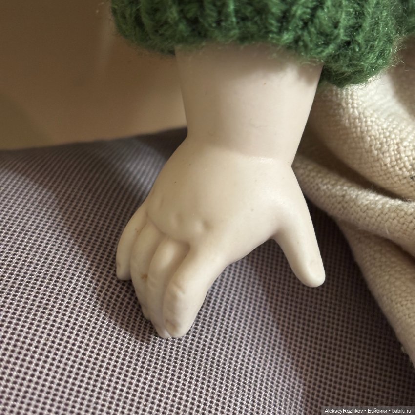 Коллекционная фарфоровая кукла (фото 5)