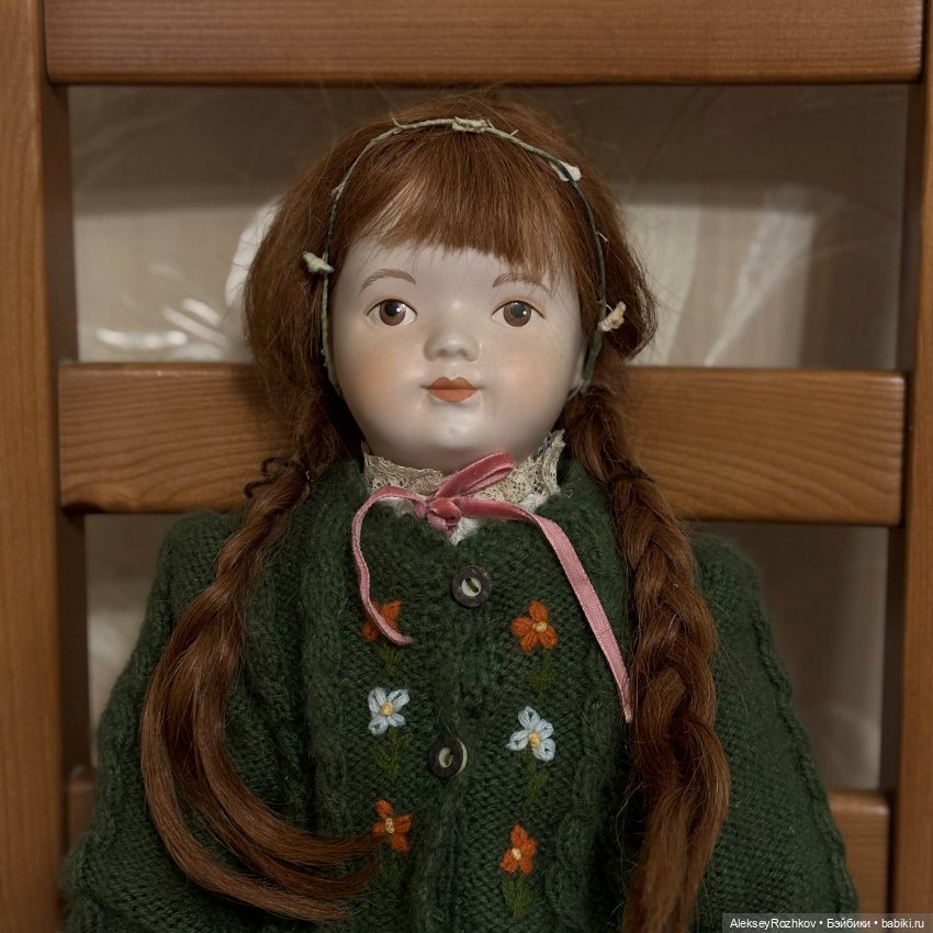 Коллекционная фарфоровая кукла (фото 3)