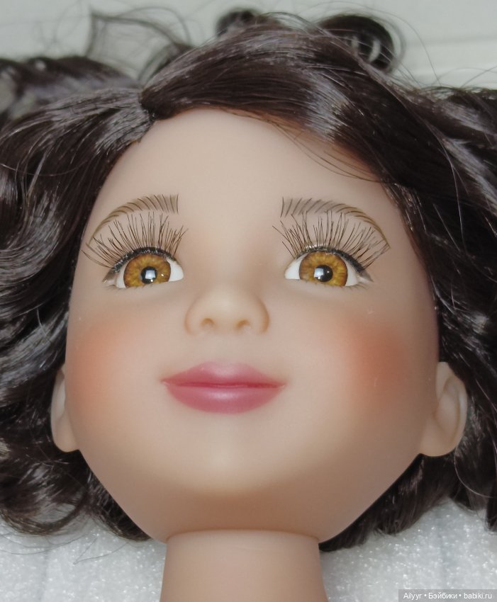 Кайла Ruby Red + набор одежды и обуви (фото 6)