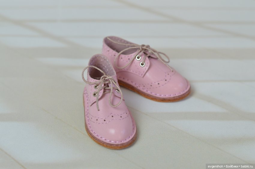 Ботиночки "Броги" для кукол Руби Ред 37 см (фото 2)