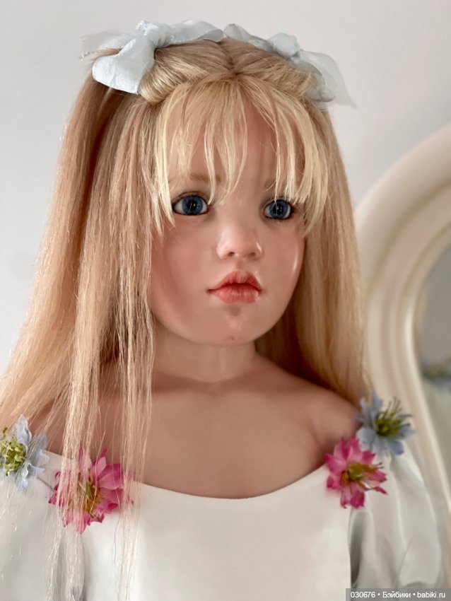 Зеркало души в фарфоре Sylvania WOP 2021 Hildegard Gunzel