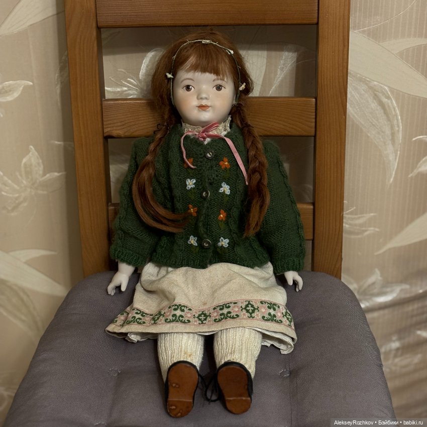 Коллекционная фарфоровая кукла (фото 2)