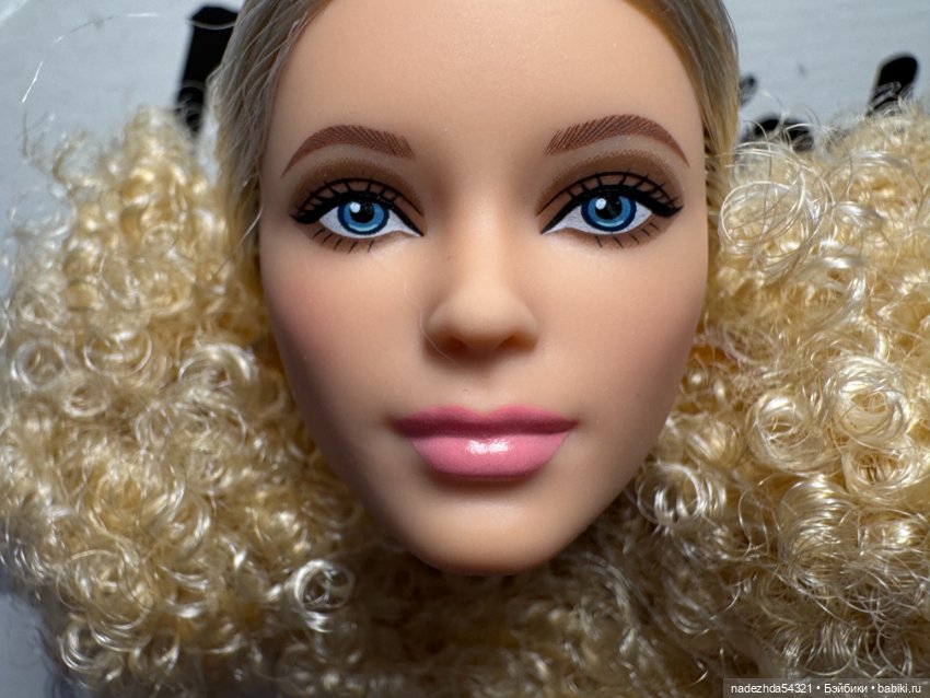 Барби Базовая модель №7 Виктория (фото 6)