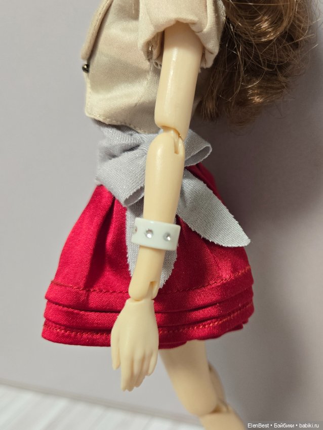 Momoko Escort me — Шарнирные куклы (не BJD) (фото 4)