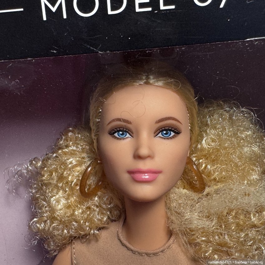 Барби Базовая модель №7 Виктория (фото 3)