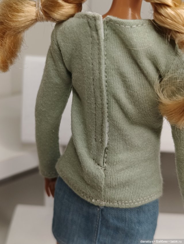 Одежда для кукол типа Барби джинсовая юбка и лонгслив (фото 4)