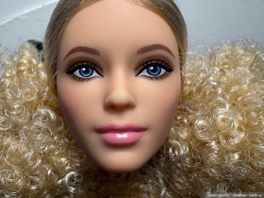 Барби Базовая модель №7 Виктория (фото 3)