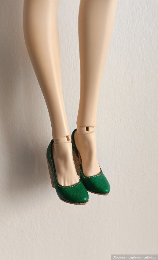 Зеленые🍀кожаные туфли с высоким набоным каблуком