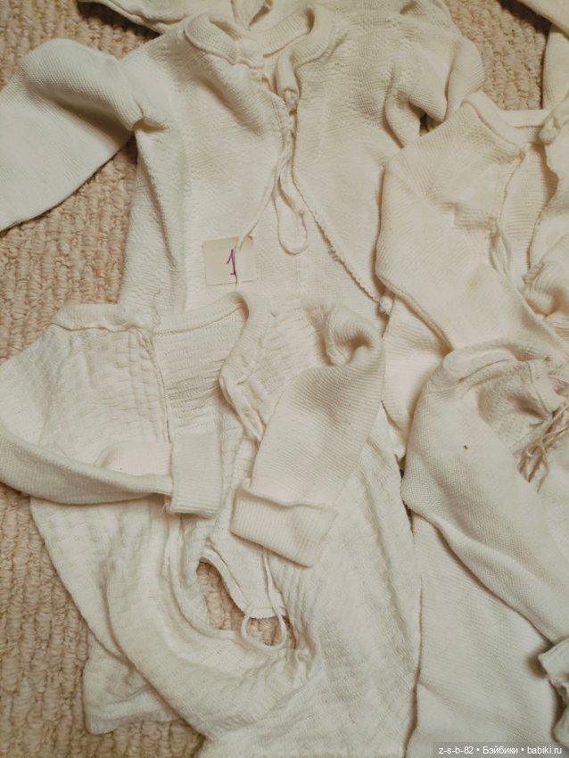 Лотом 12 кофточек на кукол ГДР (фото 9)