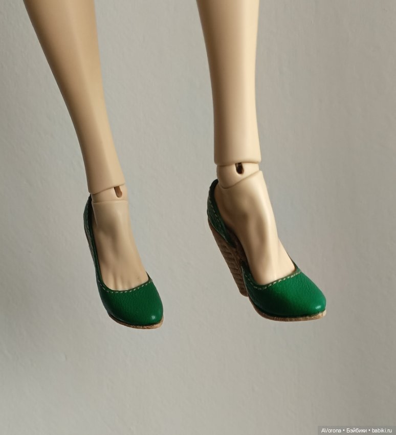 Зеленые🍀кожаные туфли с высоким набоным каблуком (фото 4)