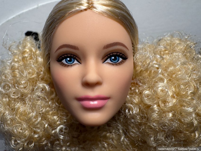 Барби Базовая модель №7 Виктория (фото 2)