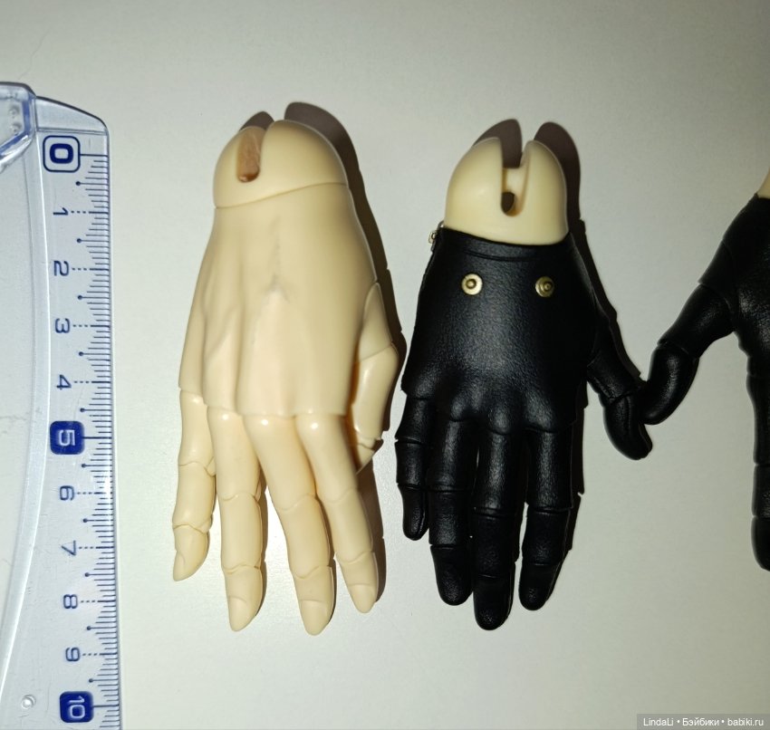 Шарнирные руки в чёрных перчатках от LLT (фото 5)