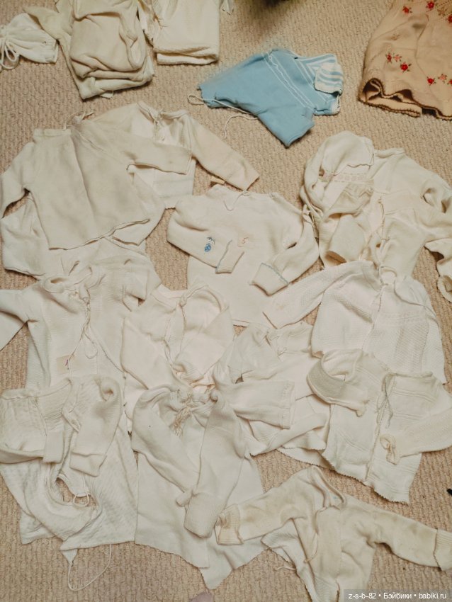 Лотом 12 кофточек на кукол ГДР (фото 10)