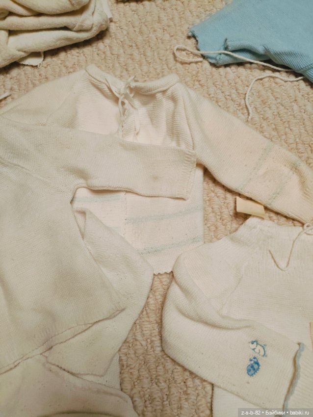 Лотом 12 кофточек на кукол ГДР (фото 7)
