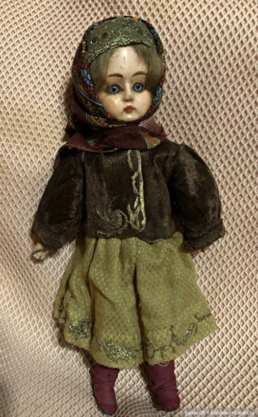 Очаровательная маленькая кукла "bebe tout en bois"