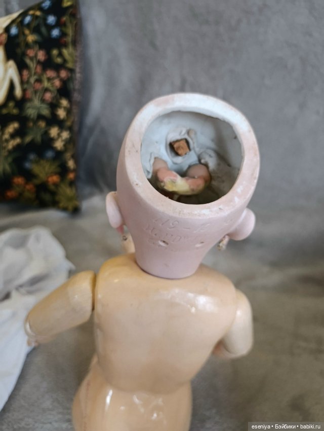 Антикварная красоточка от Handwerck 119-10 (фото 5)