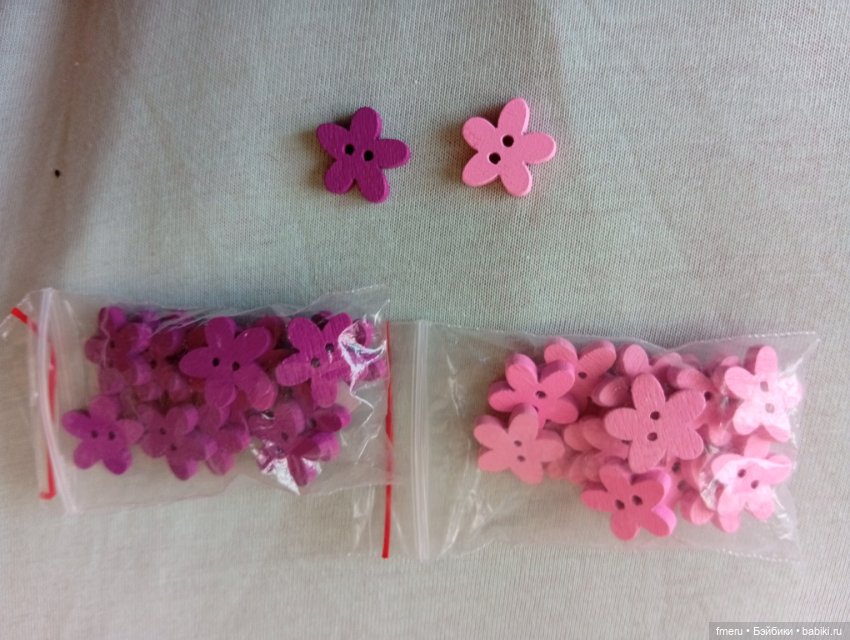 Много маленьких пуговиц для пошива платьев куклам, маленькие кнопки, заклепки (фото 3)