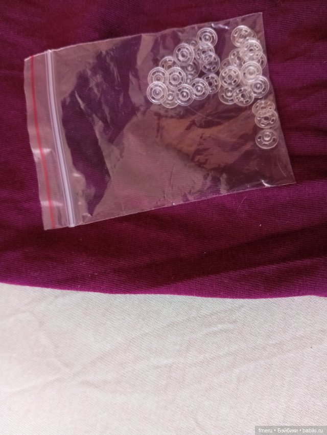 Много маленьких пуговиц для пошива платьев куклам, маленькие кнопки, заклепки (фото 6)