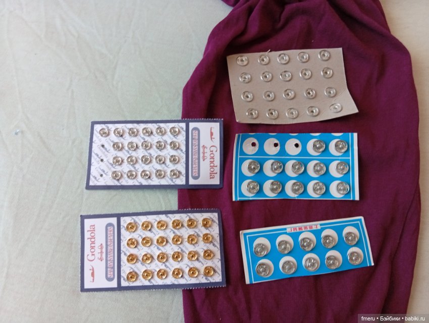 Много маленьких пуговиц для пошива платьев куклам, маленькие кнопки, заклепки (фото 7)