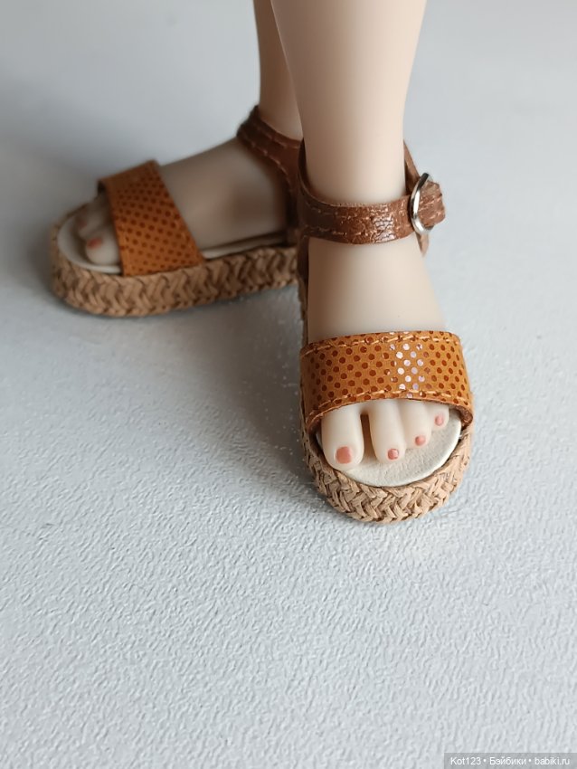 Босоножки для Руби Ред Ruby Red Fashion Friends (фото 3)