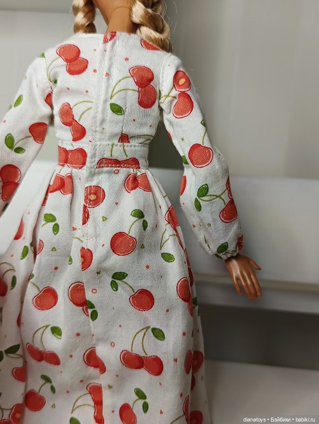 Платье для Барби длинное с ягодками (фото 9)