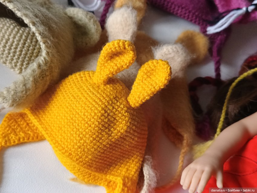 Шапочки с ушками для кукол Паола Рейна paola reina