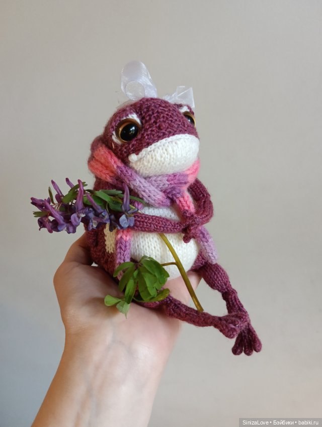 Жабка вязаная Виолетта — Авторские игрушки (фото 2)