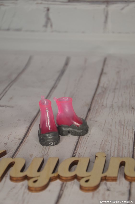 Новые ботильоны Рейнбоу Хай ( Rainbow High) от Пинки