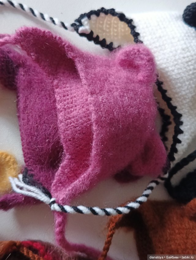 Шапочки с ушками для кукол Паола Рейна paola reina