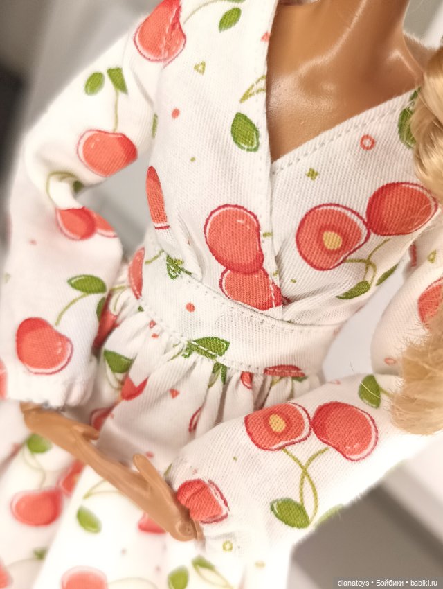 Платье для Барби длинное с ягодками (фото 7)