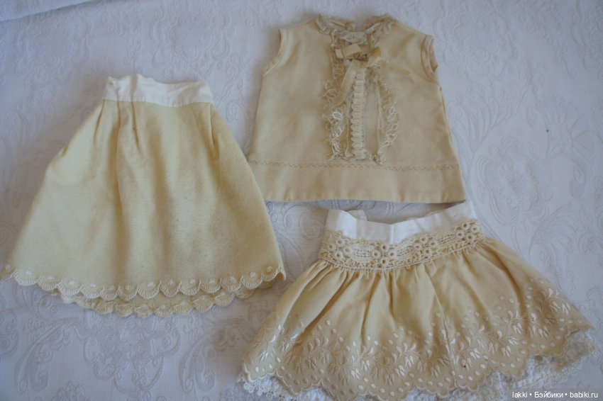Антикварный наряд для куклы