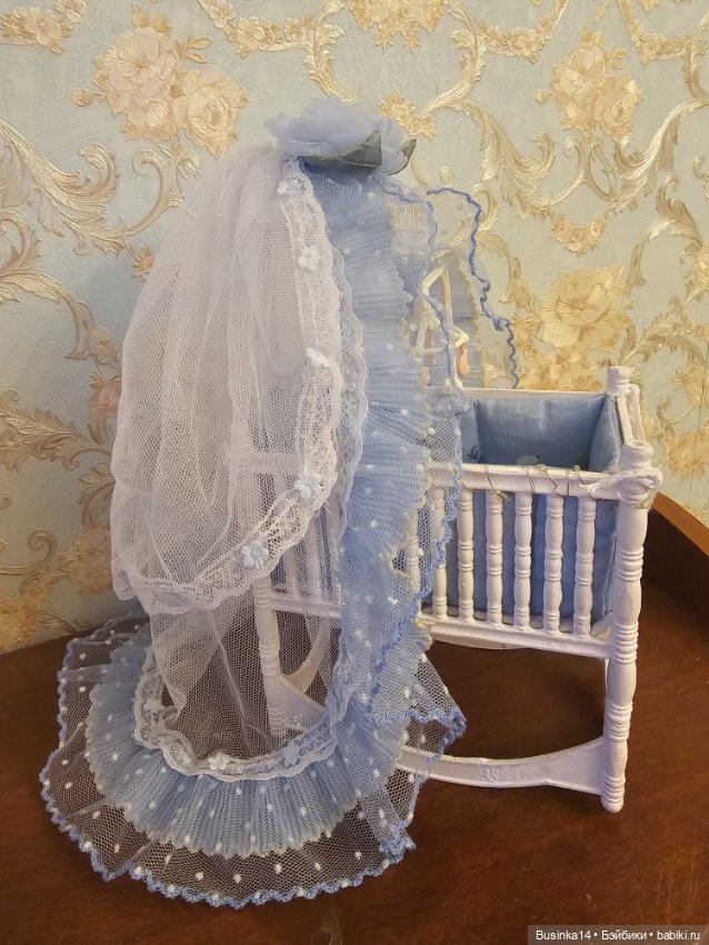 Кроватка для пупсика — Кукольная мебель