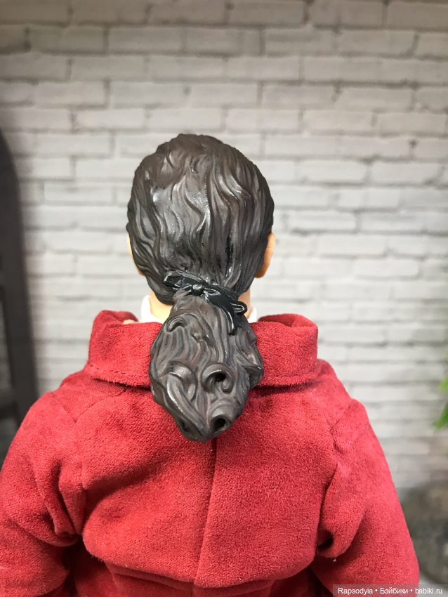 Гастон, портретка Люка Эванса (фото 4)