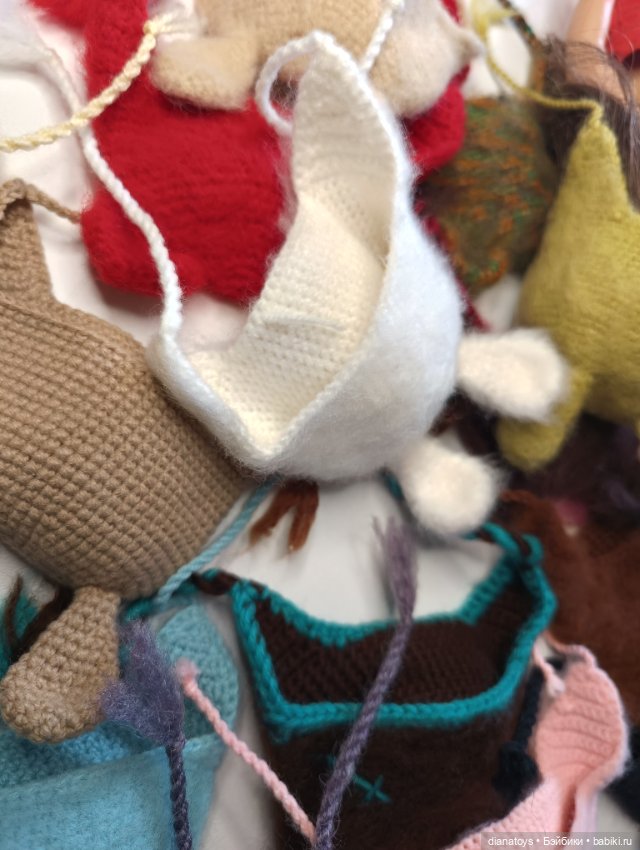 Шапочки с ушками для кукол Паола Рейна paola reina