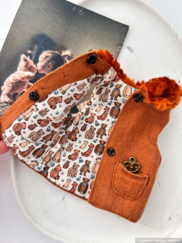 Жилет для куклы блайз или кукол аналогичного размера (фото 2)