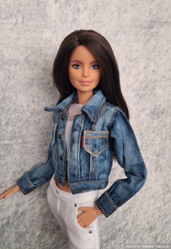 Джинсовая курточка на барби (фото 2)
