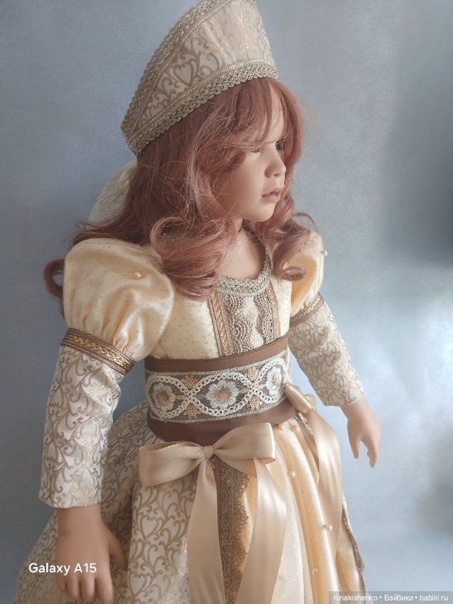 Нарядное платье для большой куклы