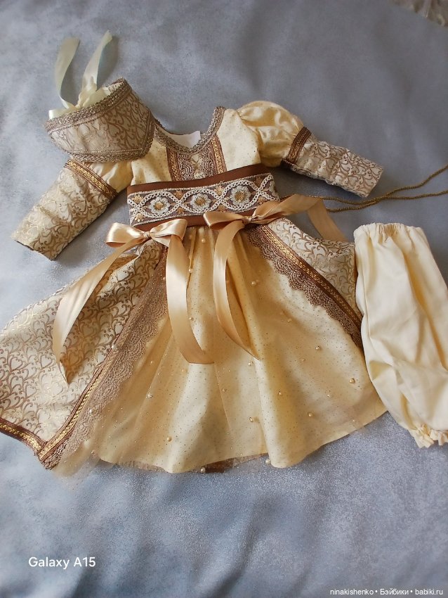 Нарядное платье для большой куклы (фото 8)