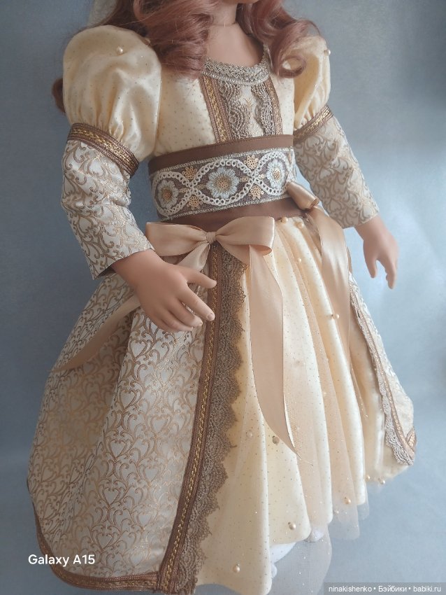 Нарядное платье для большой куклы (фото 7)