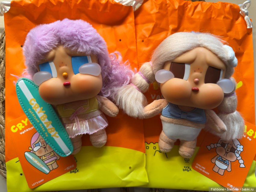 Плюшевый обвес CryBaby Let’s Surf из серии Vacation Mode On от Pop Mart (фото 8)