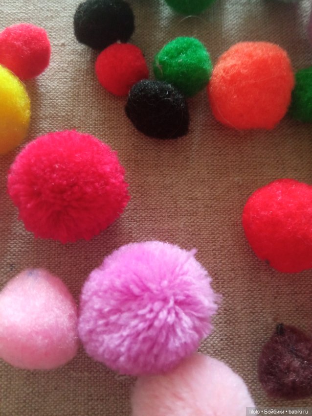 Помпоны для кукольного вязания