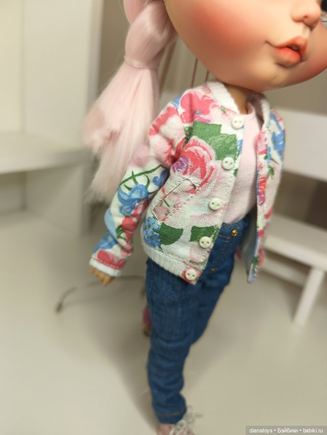 Одежда для кукол Блайз Джинсы бомбер майка (фото 6)