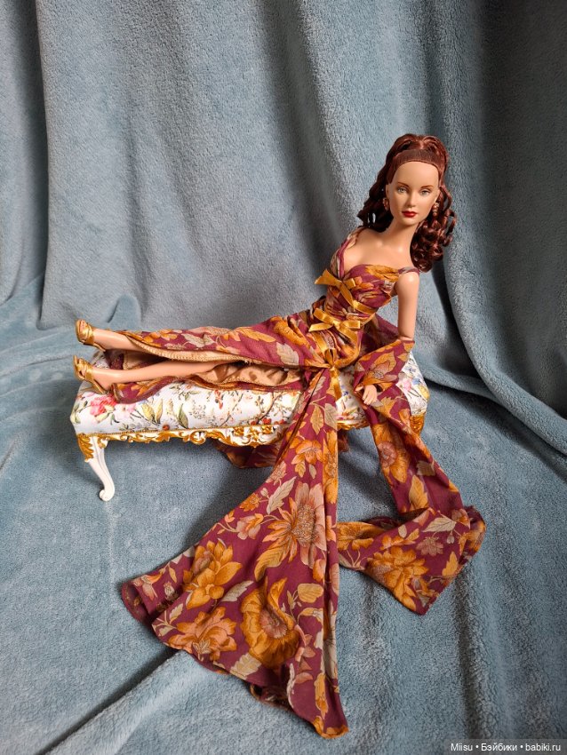 Банкетка для кукол 1/4, ручная работа (фото 3)