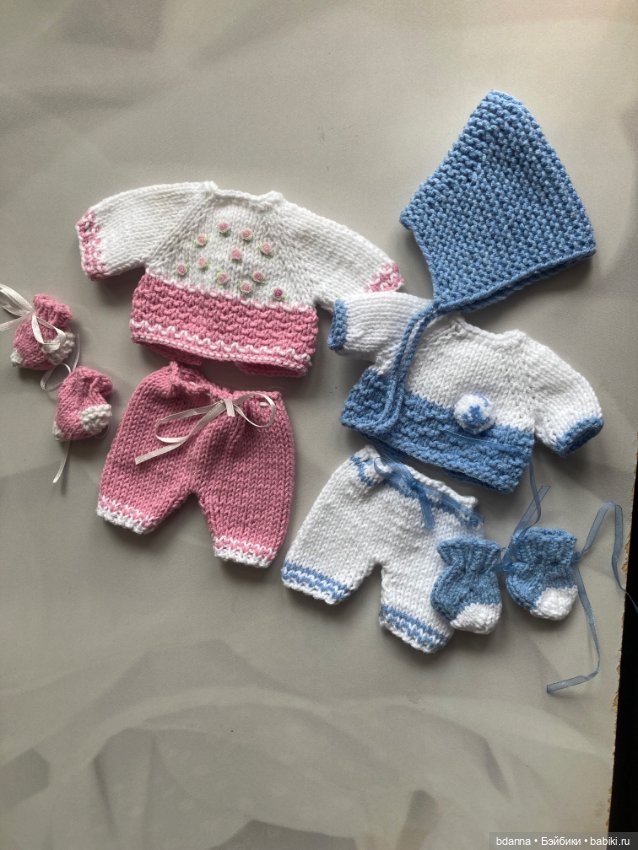 Вязанные костюмы для пупсов (фото 5)