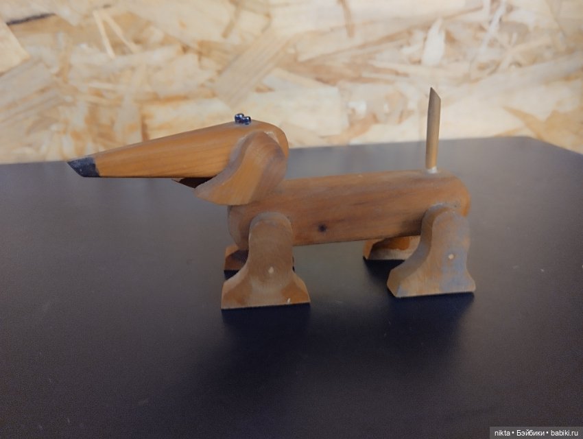 Деревянная собака такса Маленькая