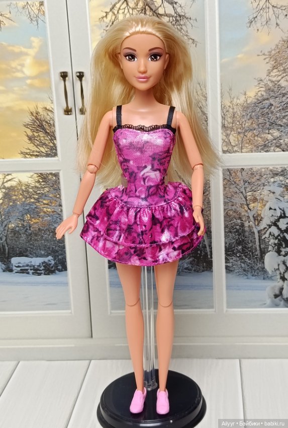 Загорелая блондинка Anlily, аналог Барби йога