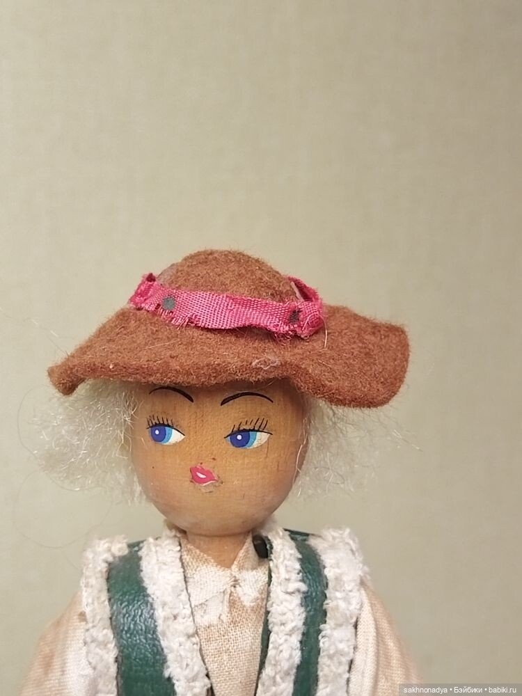 Парень в национальной одежде (фото 7)